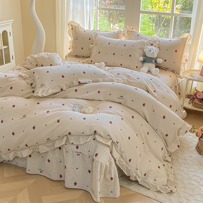 91家纺网 家纺一手货源 找家纺 昊川家纺 2026新款奶芙双层纱皱皱纱小清新多功能韩版花边床盖四件套 草莓日记
