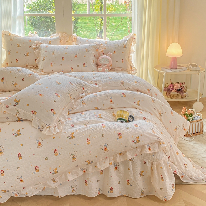 91家纺网 家纺一手货源 找家纺 昊川家纺 2026新款奶芙双层纱皱皱纱小清新多功能韩版花边床盖四件套 可爱星人