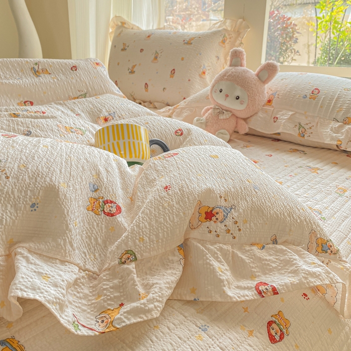 91家纺网 家纺一手货源 找家纺 昊川家纺 2026新款奶芙双层纱皱皱纱小清新多功能韩版花边床盖四件套 可爱星人