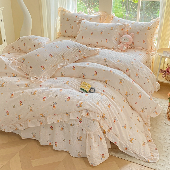 91家纺网 家纺一手货源 找家纺 昊川家纺 2026新款奶芙双层纱皱皱纱小清新多功能韩版花边床盖四件套 可爱星人