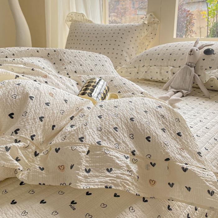 91家纺网 家纺一手货源 找家纺 昊川家纺 2026新款奶芙双层纱皱皱纱小清新多功能韩版花边床盖四件套 心动