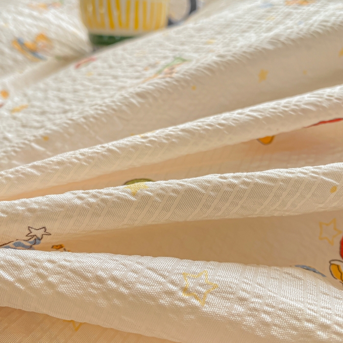 91家纺网 家纺一手货源 找家纺 昊川家纺 2026新款奶芙双层纱皱皱纱小清新多功能韩版花边床盖四件套 可爱星人