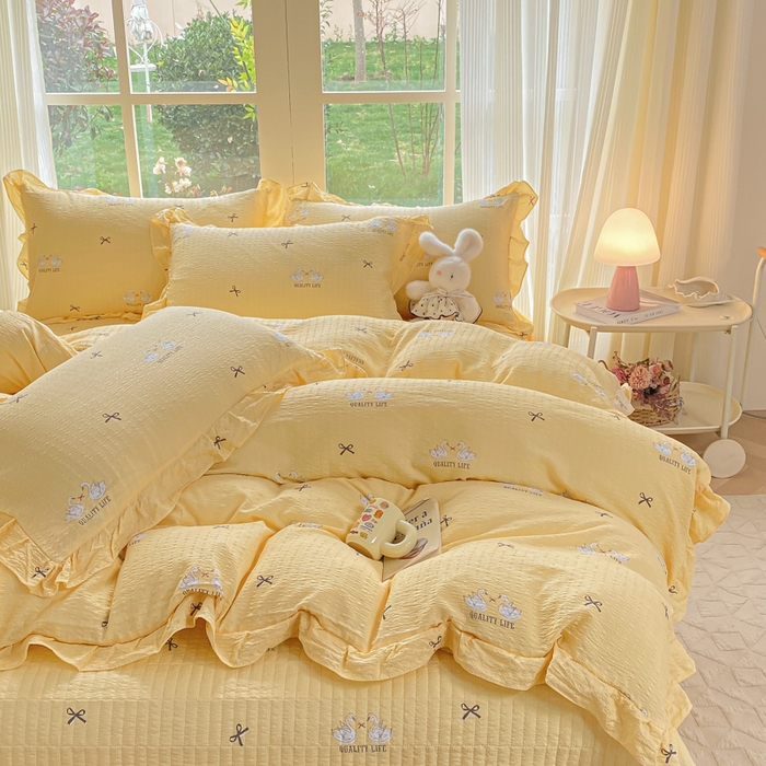91家纺网 家纺一手货源 找家纺 昊川家纺 2026新款奶芙双层纱皱皱纱小清新多功能韩版花边床盖四件套 小天鹅-浅黄