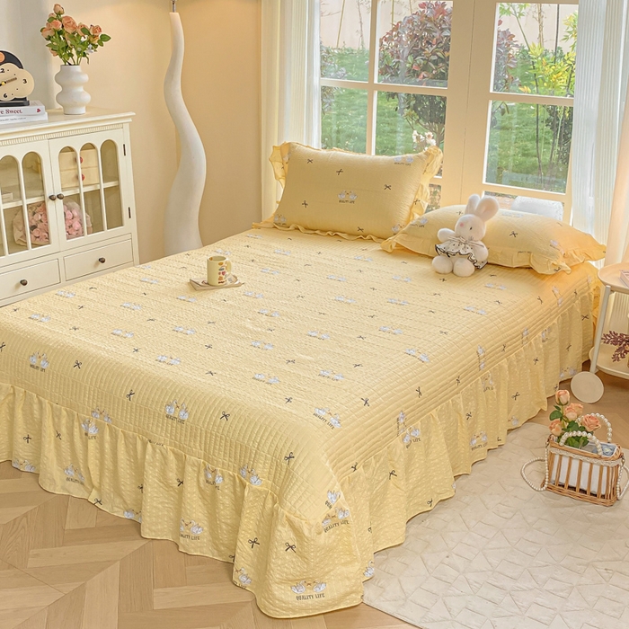 91家纺网 家纺一手货源 找家纺 昊川家纺 2026新款奶芙双层纱皱皱纱小清新多功能韩版花边床盖四件套 小天鹅-浅黄