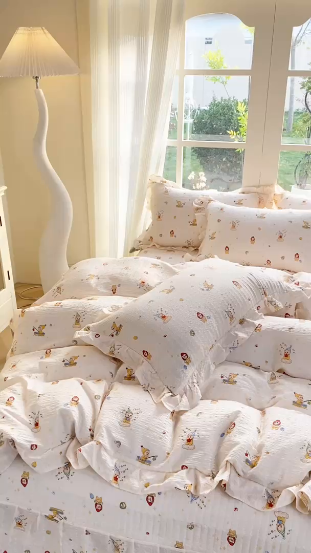 91家纺网 家纺一手货源 找家纺 昊川家纺 2026新款奶芙双层纱皱皱纱小清新多功能韩版花边床盖四件套 可爱星人