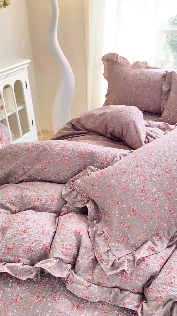 91家纺网 家纺一手货源 找家纺 昊川家纺 2026新款奶芙双层纱皱皱纱小清新多功能韩版花边床盖四件套 胭脂