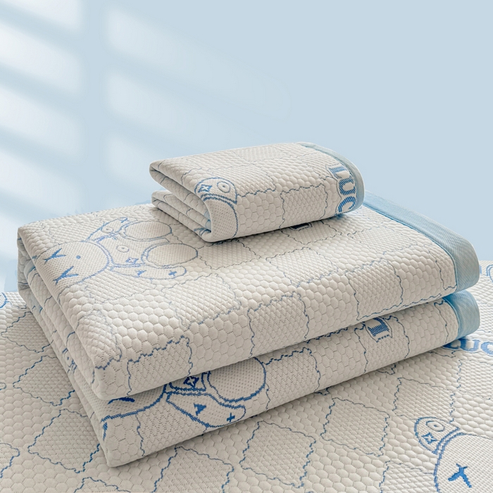 91家纺网 家纺一手货源 找家纺 家喜爱 2026新款冰感豆豆软凉席-高克重 不起球【可提供买家秀】 LUCK小冰熊-蓝