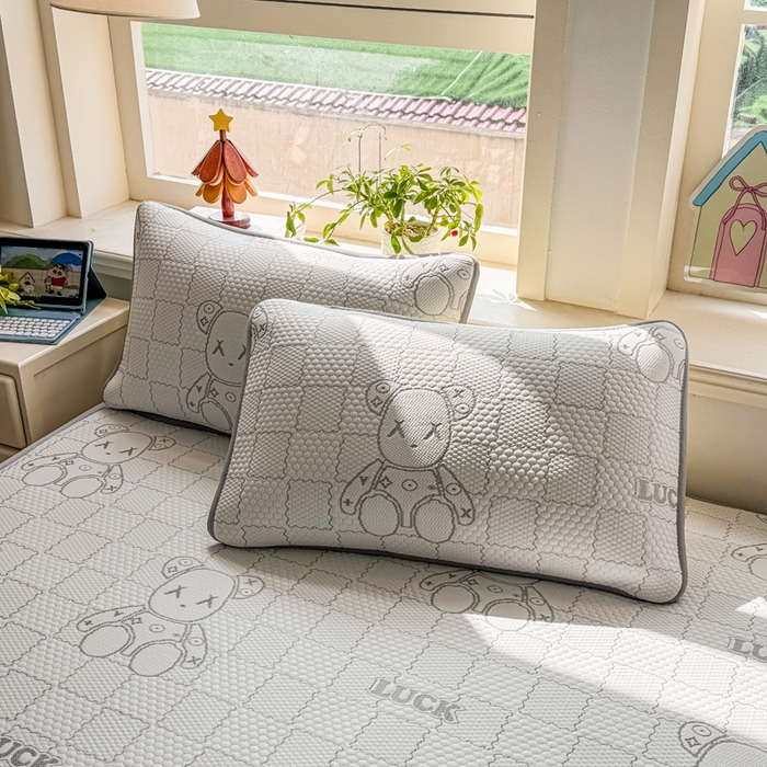 91家纺网 家纺一手货源 找家纺 家喜爱 2026新款冰感豆豆软凉席-高克重 不起球【可提供买家秀】 LUCK小冰熊-灰