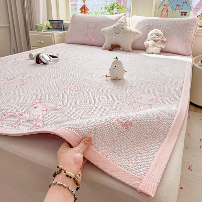 91家纺网 家纺一手货源 找家纺 家喜爱 2026新款冰感豆豆软凉席-高克重 不起球【可提供买家秀】 LUCK小冰熊-粉