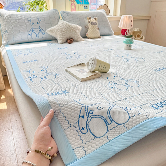 91家纺网 家纺一手货源 找家纺 家喜爱 2026新款冰感豆豆软凉席-高克重 不起球【可提供买家秀】 LUCK小冰熊-蓝