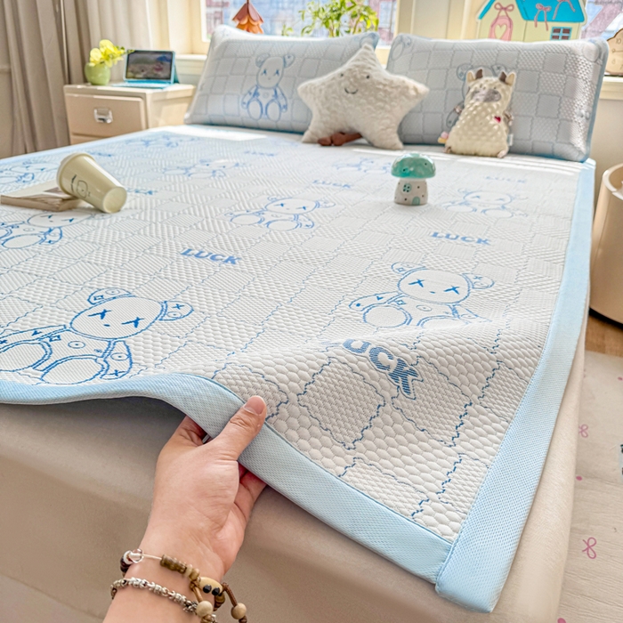 91家纺网 家纺一手货源 找家纺 家喜爱 2026新款冰感豆豆软凉席-高克重 不起球【可提供买家秀】 LUCK小冰熊-蓝