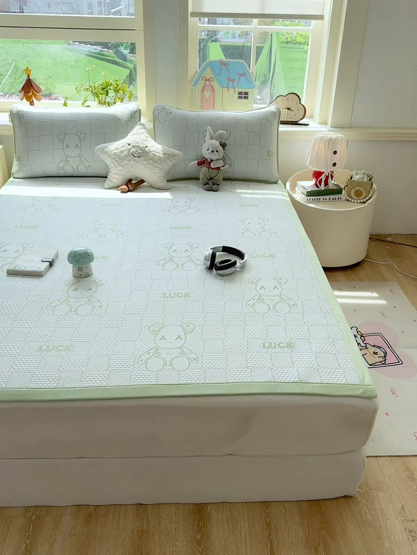 91家纺网 家纺一手货源 找家纺 家喜爱 2026新款冰感豆豆软凉席-高克重 不起球【可提供买家秀】 LUCK小冰熊-绿