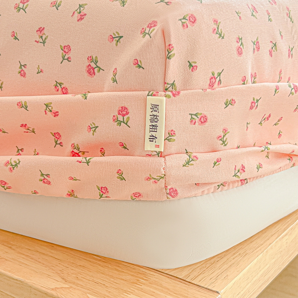 91家纺网 家纺一手货源 找家纺 韩巢家纺 2026新款老粗布床笠春夏季凉席席子热销款防滑床笠单件 花语【老粗布】