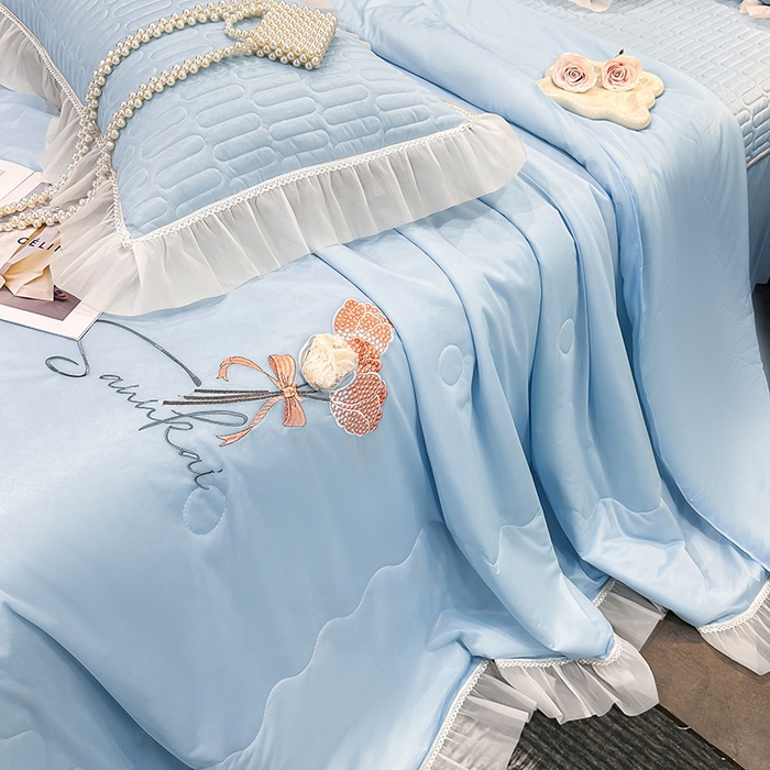 91家纺网 家纺一手货源 找家纺 妮恒美家纺 2026新款凉感丝夏被床盖款四件套 玫瑰之恋-海蓝灰