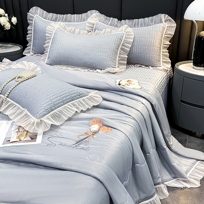 91家纺网 家纺一手货源 找家纺 妮恒美家纺 2026新款凉感丝夏被床盖款四件套 玫瑰之恋-高级灰