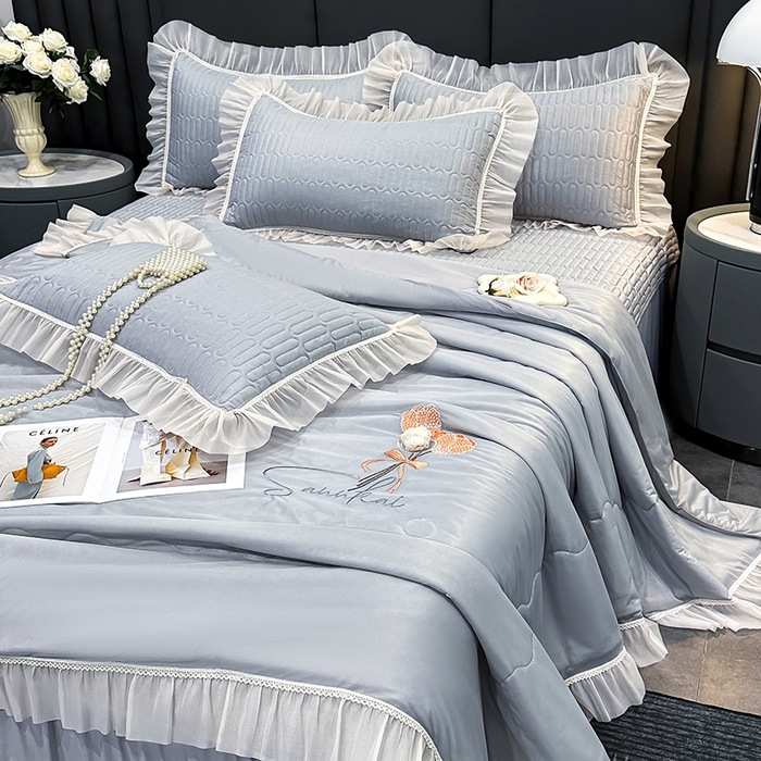 91家纺网 家纺一手货源 找家纺 妮恒美家纺 2026新款凉感丝夏被床盖款四件套 玫瑰之恋-高级灰