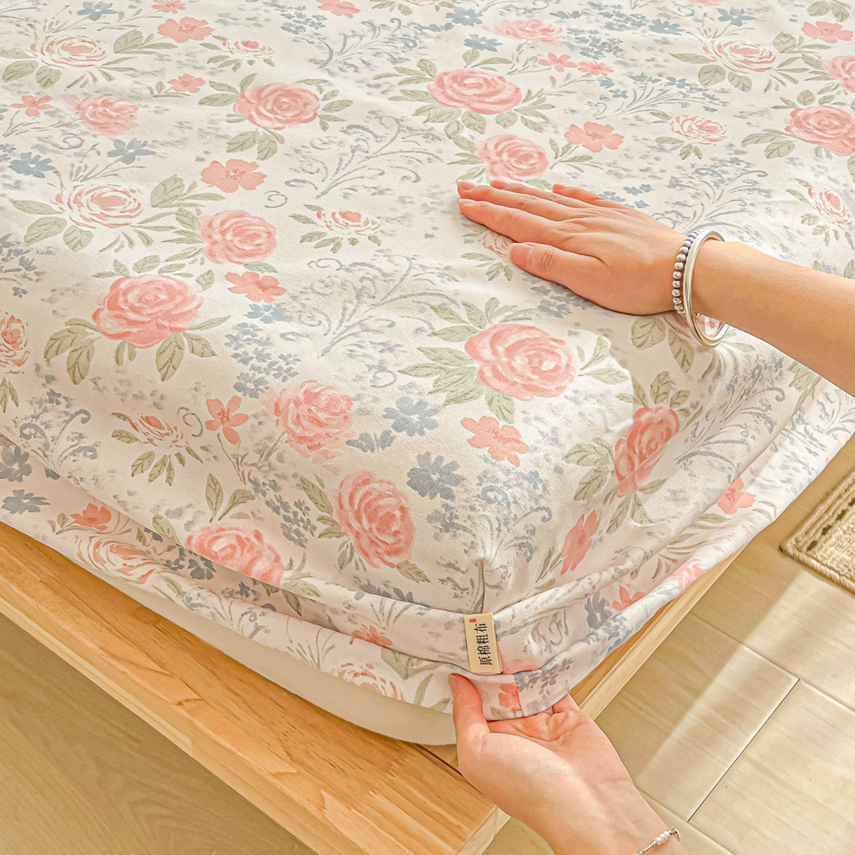 91家纺网 家纺一手货源 找家纺 韩巢家纺 2026新款老粗布床笠春夏季凉席席子热销款防滑床笠单件 蔷薇甜梦【老粗布】