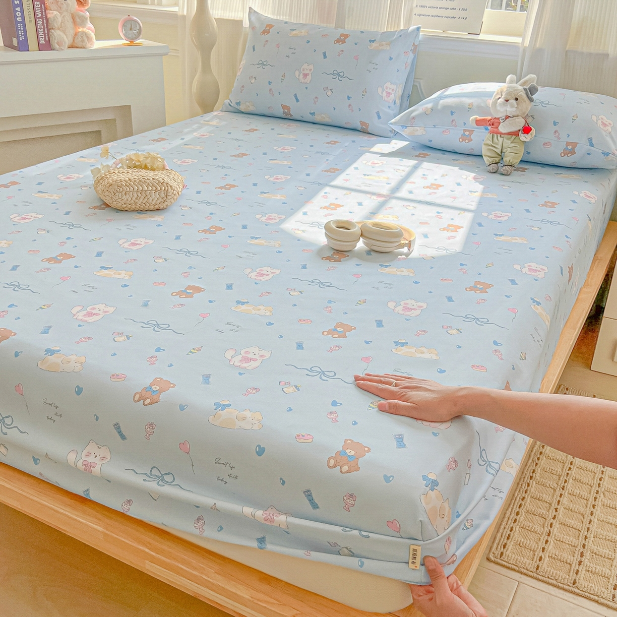 91家纺网 家纺一手货源 找家纺 韩巢家纺 2026新款老粗布床笠春夏季凉席席子热销款防滑床笠单件 小猫时光蓝【老粗布】