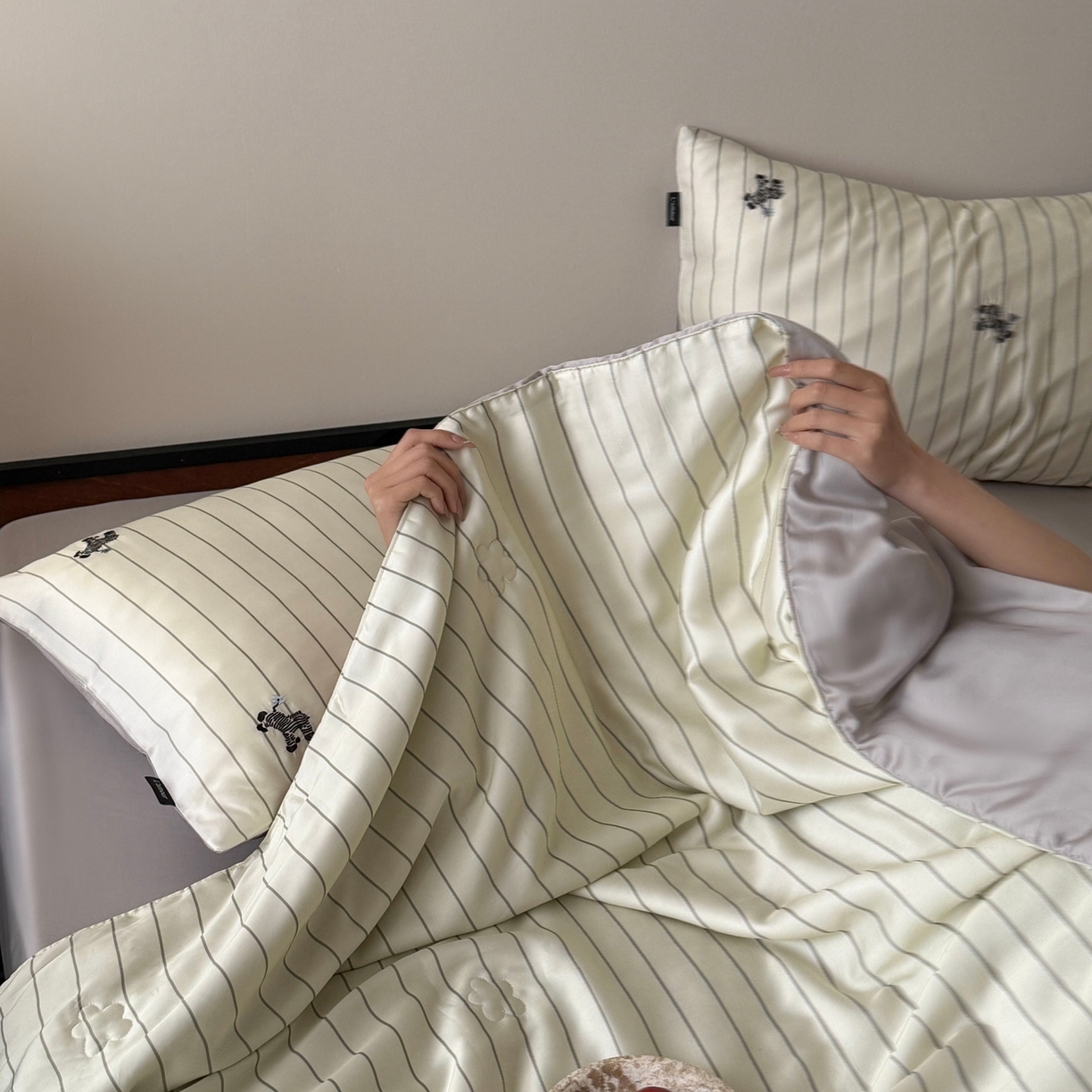 91家纺网 家纺一手货源 找家纺 （总）鹿班家居 2026新款60S兰精天丝刺绣夏被系列-斑马斑马