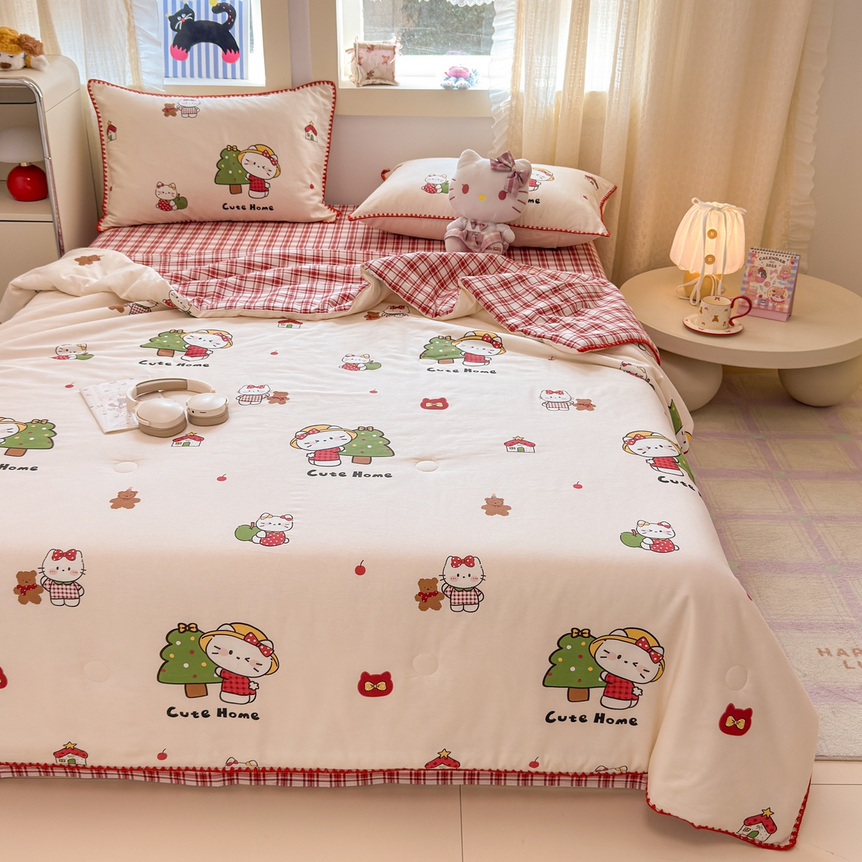 91家纺网 家纺一手货源 找家纺 简宜家居（朝初家纺） 2026新款全棉花卉卡通系列贝壳边夏被四件套 红莓树屋