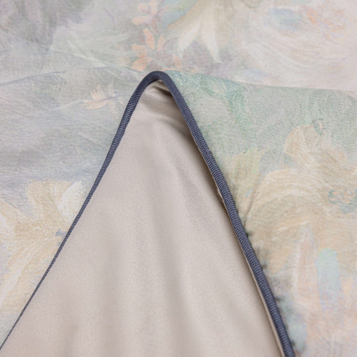 91家纺网 家纺一手货源 找家纺 丽卡家纺 2026春夏新品锦氨醋酸印花夏被空调被夏凉被浅夏繁花 浅夏繁花