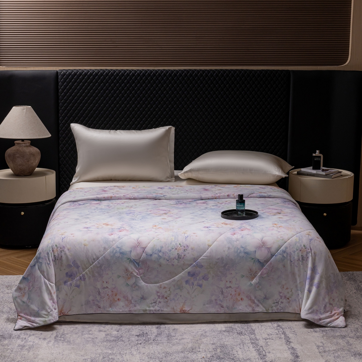 91家纺网 家纺一手货源 找家纺 丽卡家纺 2026春夏新品锦氨醋酸印花夏被空调被夏凉被浅夏繁花 叶语芬芳