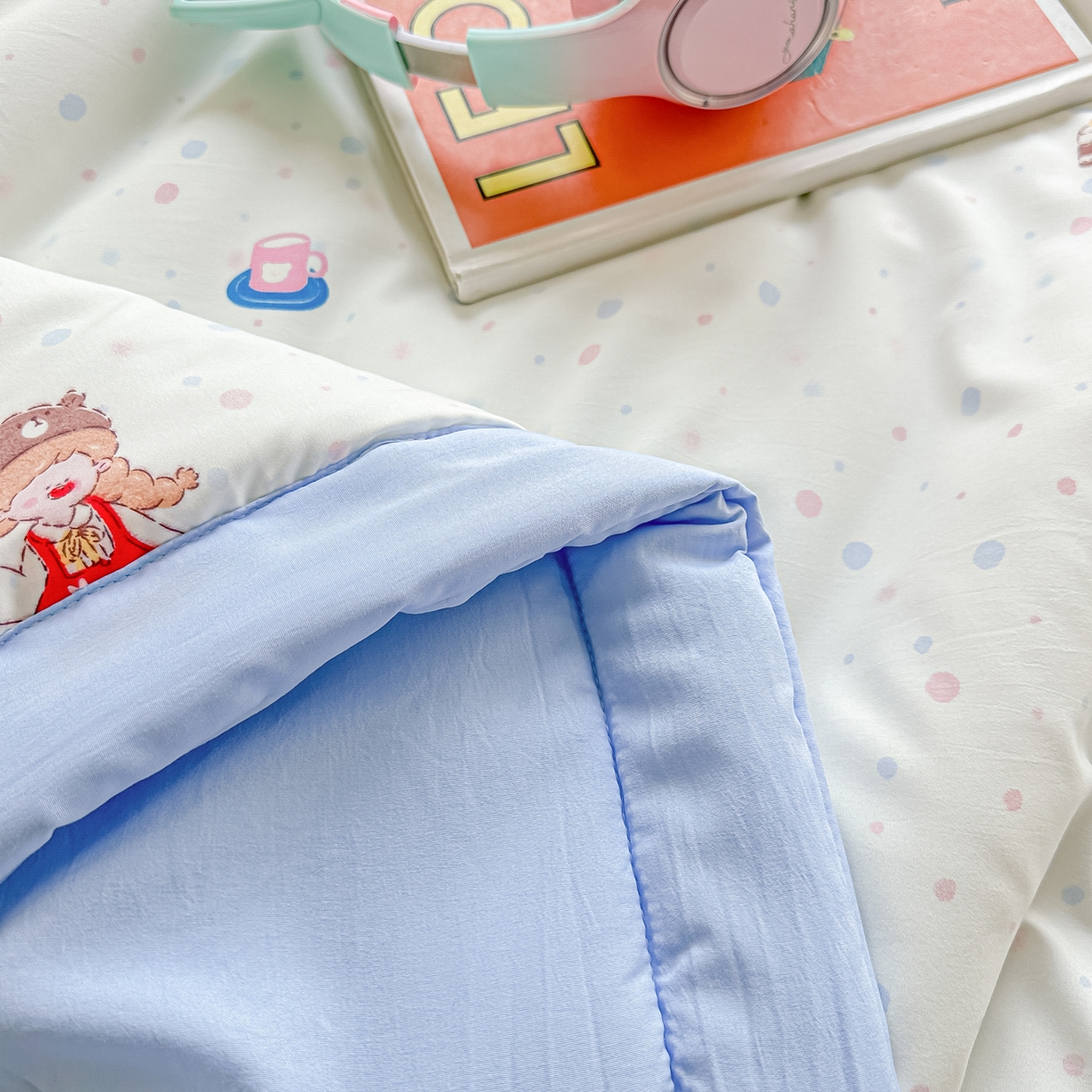 91家纺网 家纺一手货源 找家纺 颜选 2026新款水洗棉夏被夏凉被空调被四件套 空调被小女孩