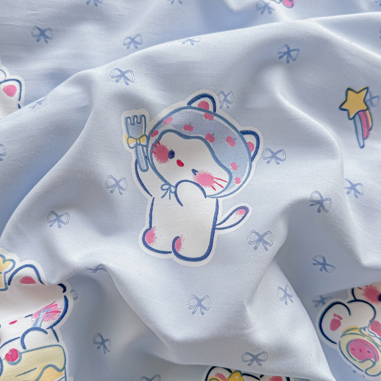 91家纺网 家纺一手货源 找家纺 颜选 2026新款水洗棉夏被夏凉被空调被四件套 空调被幸运奶芙猫