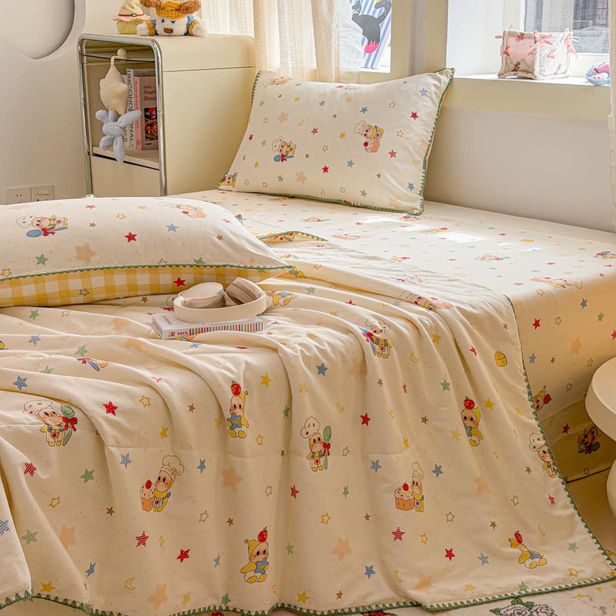 91家纺网 家纺一手货源 找家纺 简宜家居（朝初家纺） 2026新款全棉花卉卡通系列贝壳边夏被四件套 七彩星星