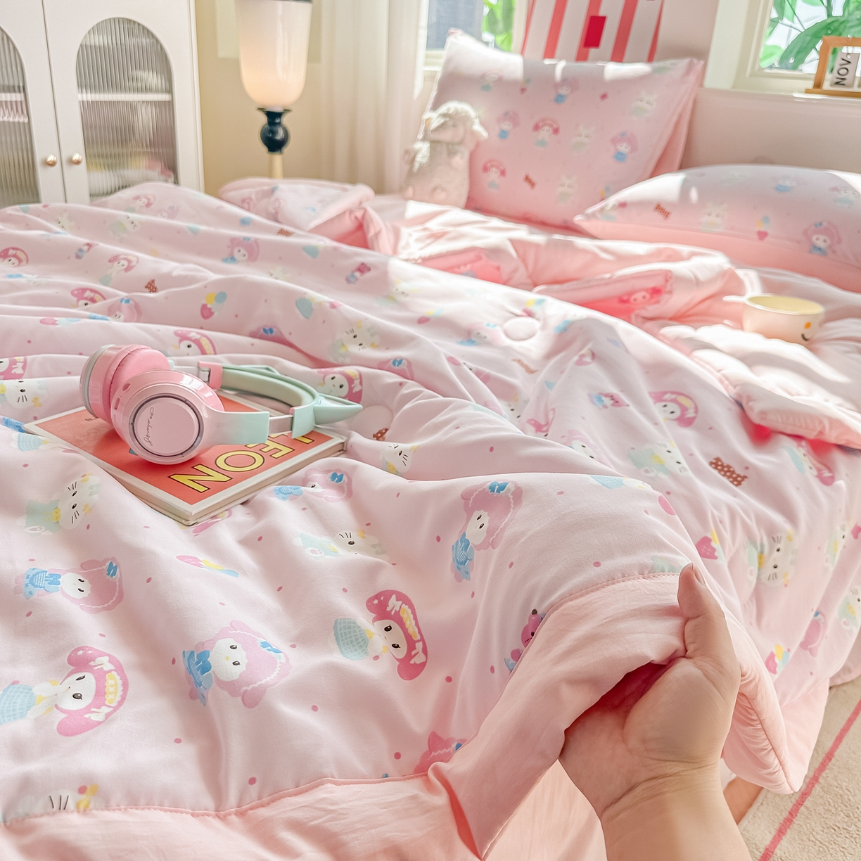 91家纺网 家纺一手货源 找家纺 颜选 2026新款水洗棉夏被夏凉被空调被四件套 空调被少女萌宠