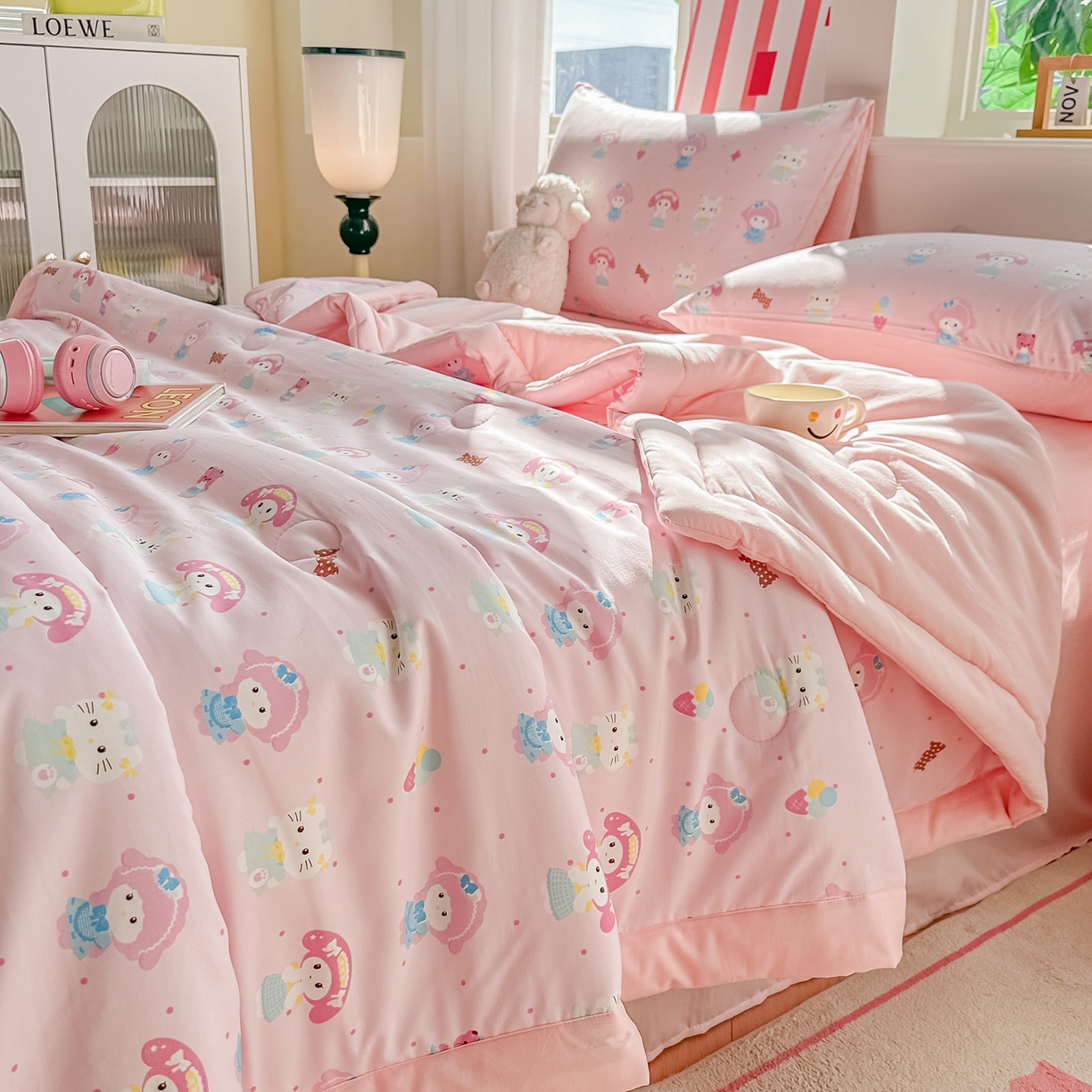 91家纺网 家纺一手货源 找家纺 颜选 2026新款水洗棉夏被夏凉被空调被四件套 空调被少女萌宠