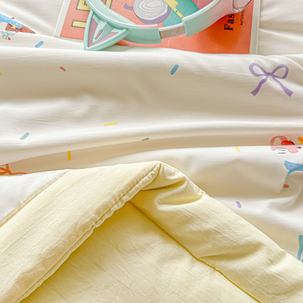 91家纺网 家纺一手货源 找家纺 颜选 2026新款水洗棉夏被夏凉被空调被四件套 空调被萌熊结趣