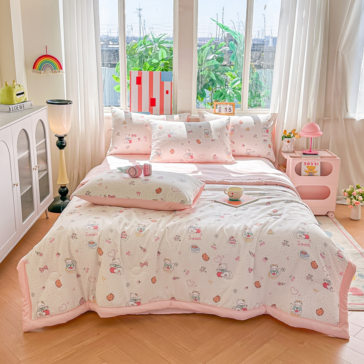 91家纺网 家纺一手货源 找家纺 颜选 2026新款水洗棉夏被夏凉被空调被四件套 空调被甜心猫