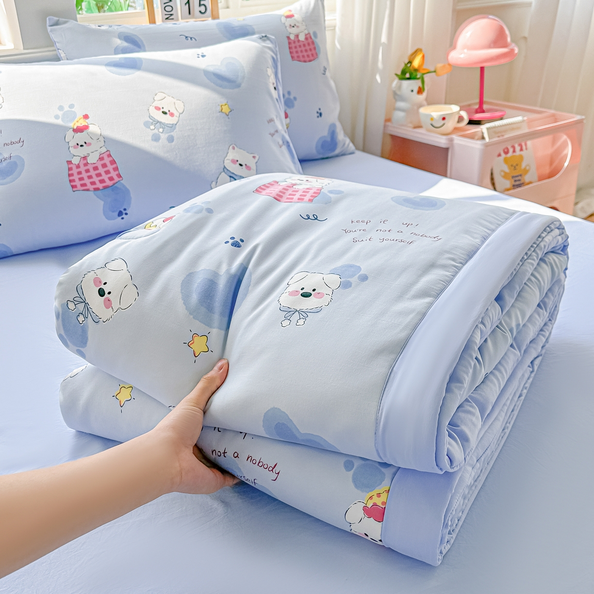 91家纺网 家纺一手货源 找家纺 颜选 2026新款水洗棉夏被夏凉被空调被四件套 空调被汪星人