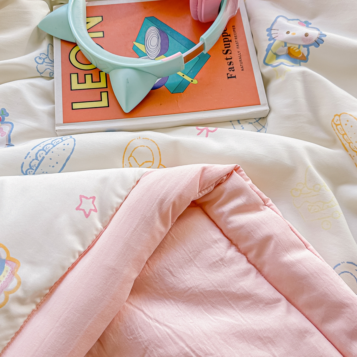 91家纺网 家纺一手货源 找家纺 颜选 2026新款水洗棉夏被夏凉被空调被四件套 空调被喵喵时光