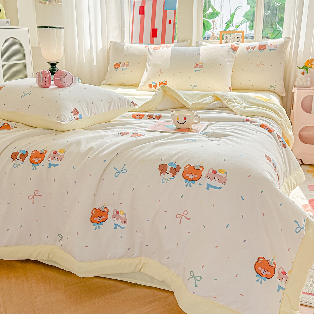 91家纺网 家纺一手货源 找家纺 颜选 2026新款水洗棉夏被夏凉被空调被四件套 空调被萌熊结趣