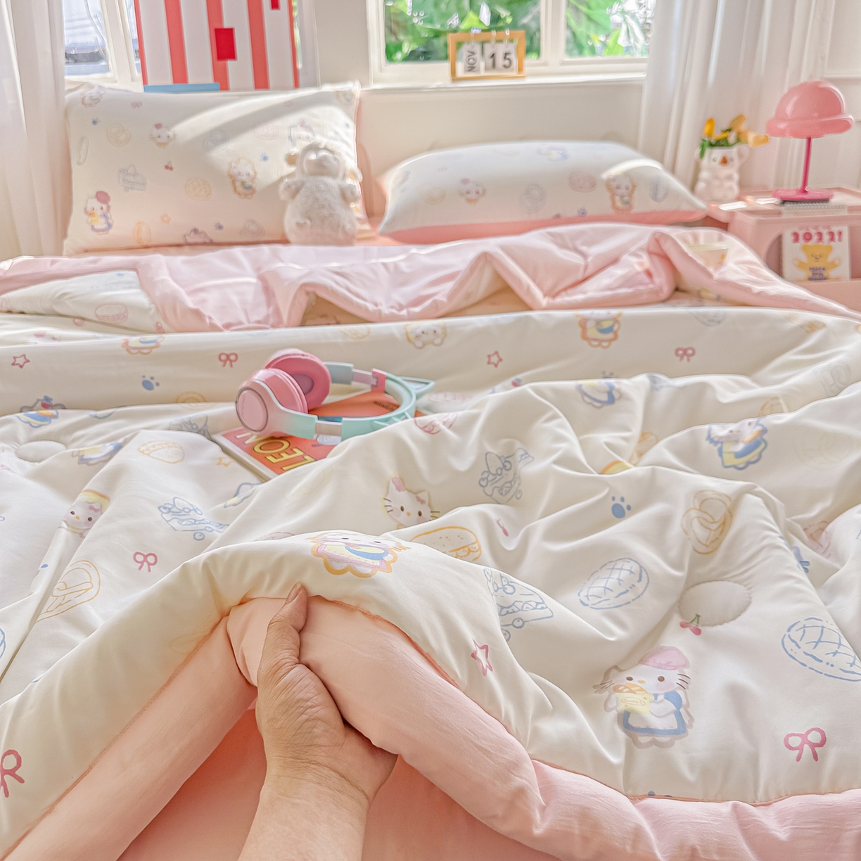 91家纺网 家纺一手货源 找家纺 颜选 2026新款水洗棉夏被夏凉被空调被四件套 空调被喵喵时光