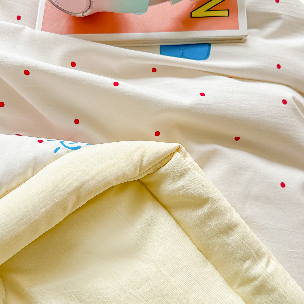 91家纺网 家纺一手货源 找家纺 颜选 2026新款水洗棉夏被夏凉被空调被四件套 空调被甜心小红帽