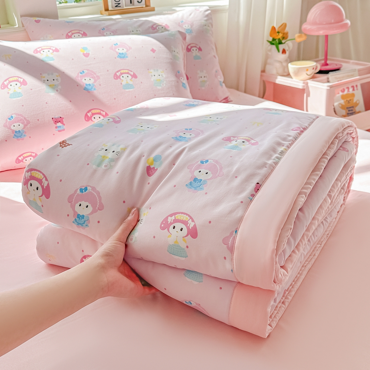 91家纺网 家纺一手货源 找家纺 颜选 2026新款水洗棉夏被夏凉被空调被四件套 空调被少女萌宠