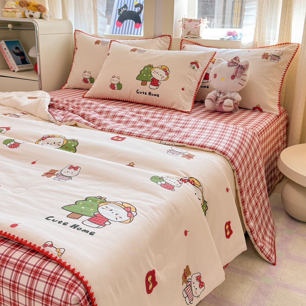 91家纺网 家纺一手货源 找家纺 简宜家居（朝初家纺） 2026新款全棉花卉卡通系列贝壳边夏被四件套 红莓树屋