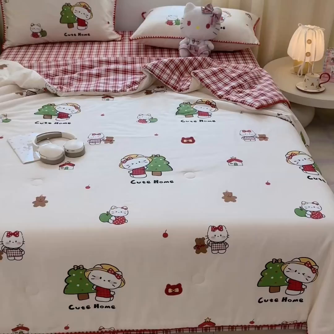 91家纺网 家纺一手货源 找家纺 简宜家居（朝初家纺） 2026新款全棉花卉卡通系列贝壳边夏被四件套 红莓树屋
