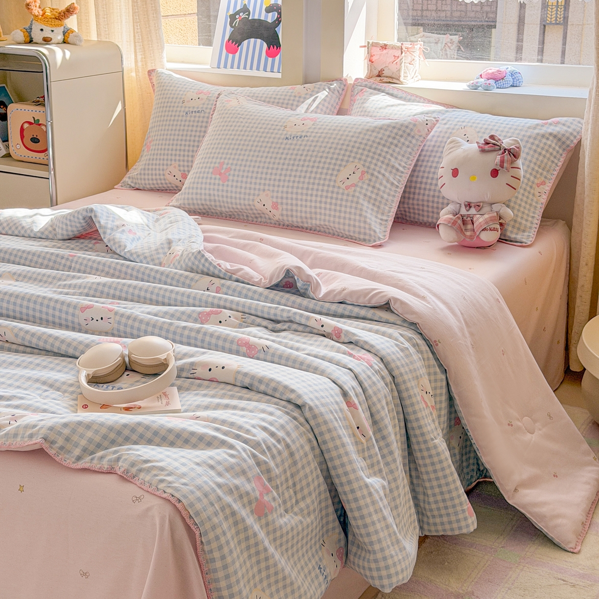 91家纺网 家纺一手货源 找家纺 简宜家居（朝初家纺） 2026新款全棉花卉卡通系列贝壳边夏被四件套 蓝格日记