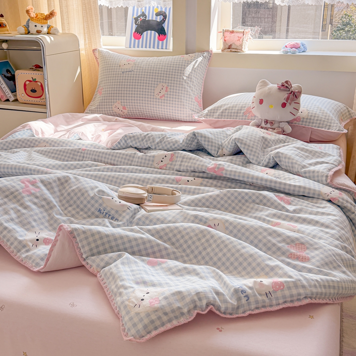 91家纺网 家纺一手货源 找家纺 简宜家居（朝初家纺） 2026新款全棉花卉卡通系列贝壳边夏被四件套 蓝格日记