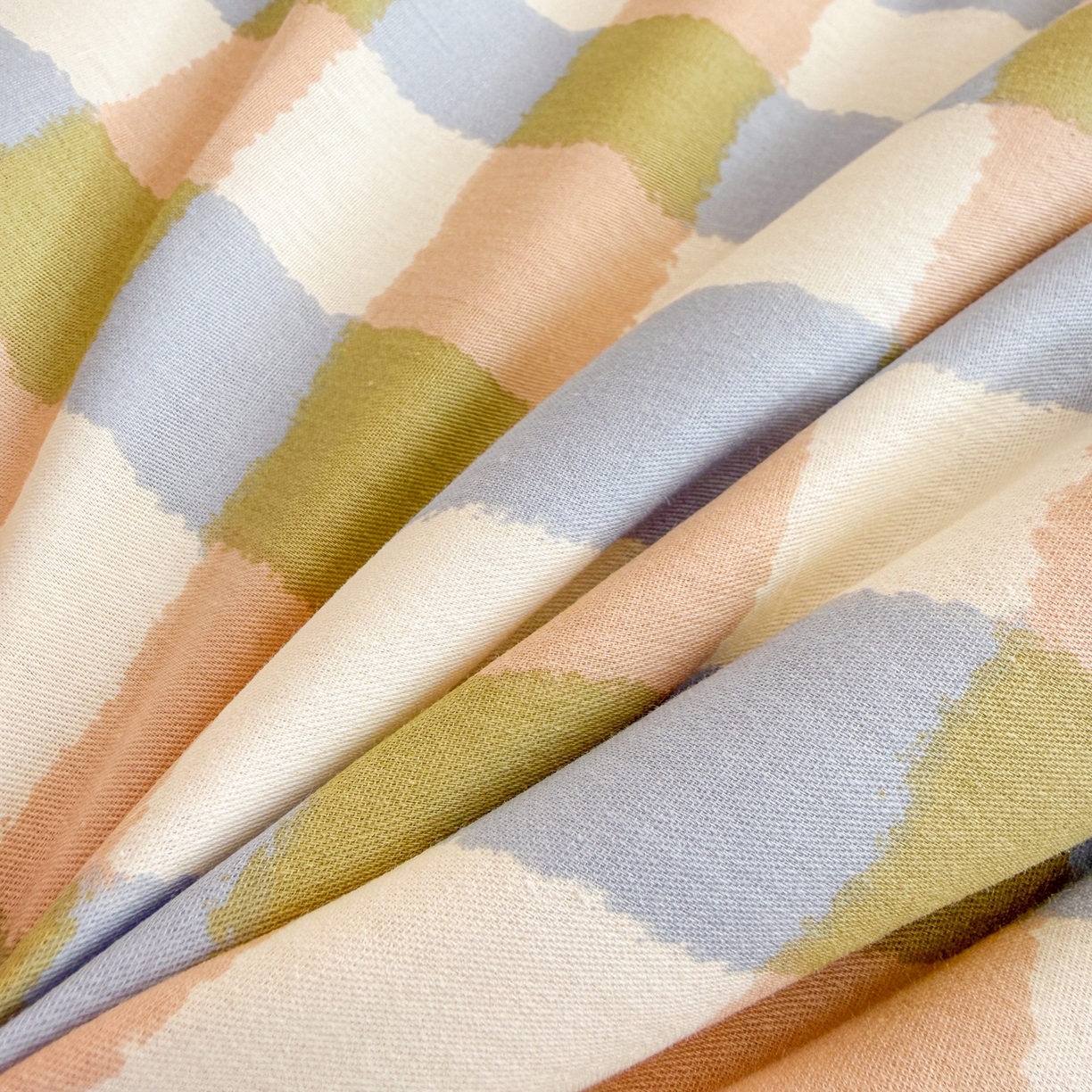 91家纺网 家纺一手货源 找家纺 简宜家居（朝初家纺） 2026新款全棉花卉卡通系列贝壳边夏被四件套 苹果熊格子