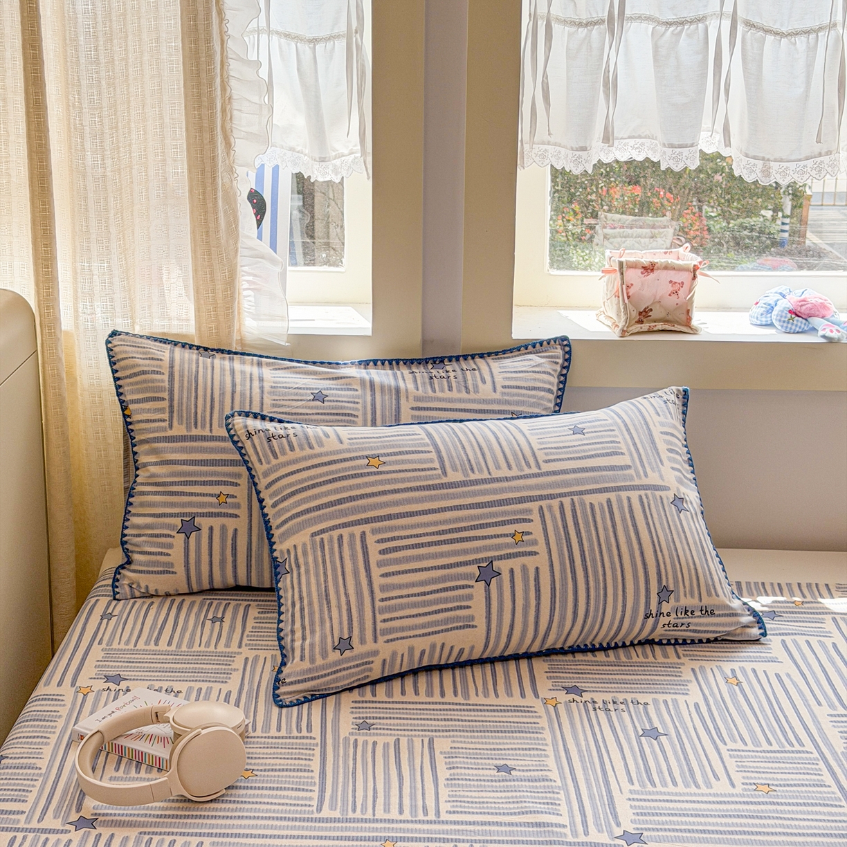 91家纺网 家纺一手货源 找家纺 简宜家居（朝初家纺） 2026新款全棉花卉卡通系列贝壳边夏被四件套 星落灰条