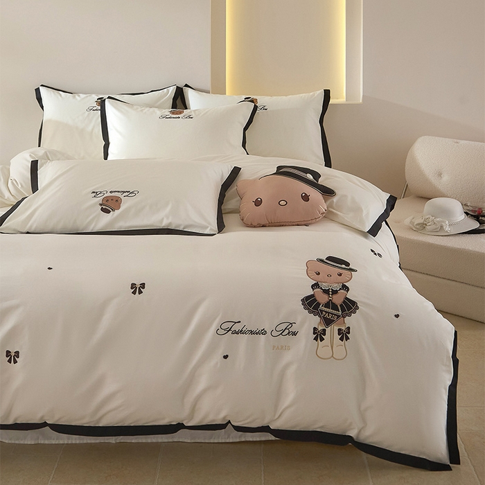 91家纺网 家纺一手货源 找家纺 （总）金绣美居 2026新款全棉纯棉卡通贴布绣小香风拼角KT猫四件套凯蒂