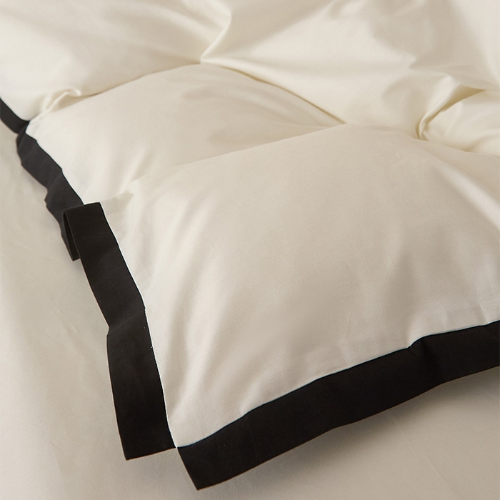 91家纺网 家纺一手货源 找家纺 金绣美居 2026新款全棉纯棉卡通贴布绣小香风拼角KT猫四件套凯蒂 奶白