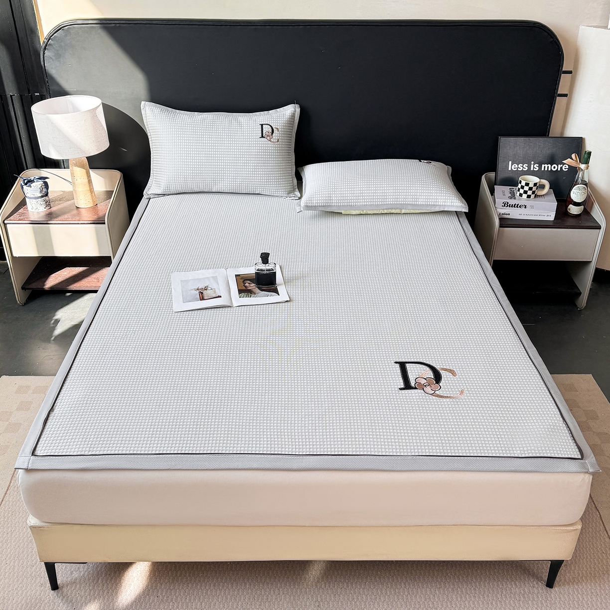 91家纺网 家纺一手货源 找家纺 （总）眠势力 2026新款冰豆豆凉席刺绣款凉席子冰感豆豆床单软凉席三件套可机洗