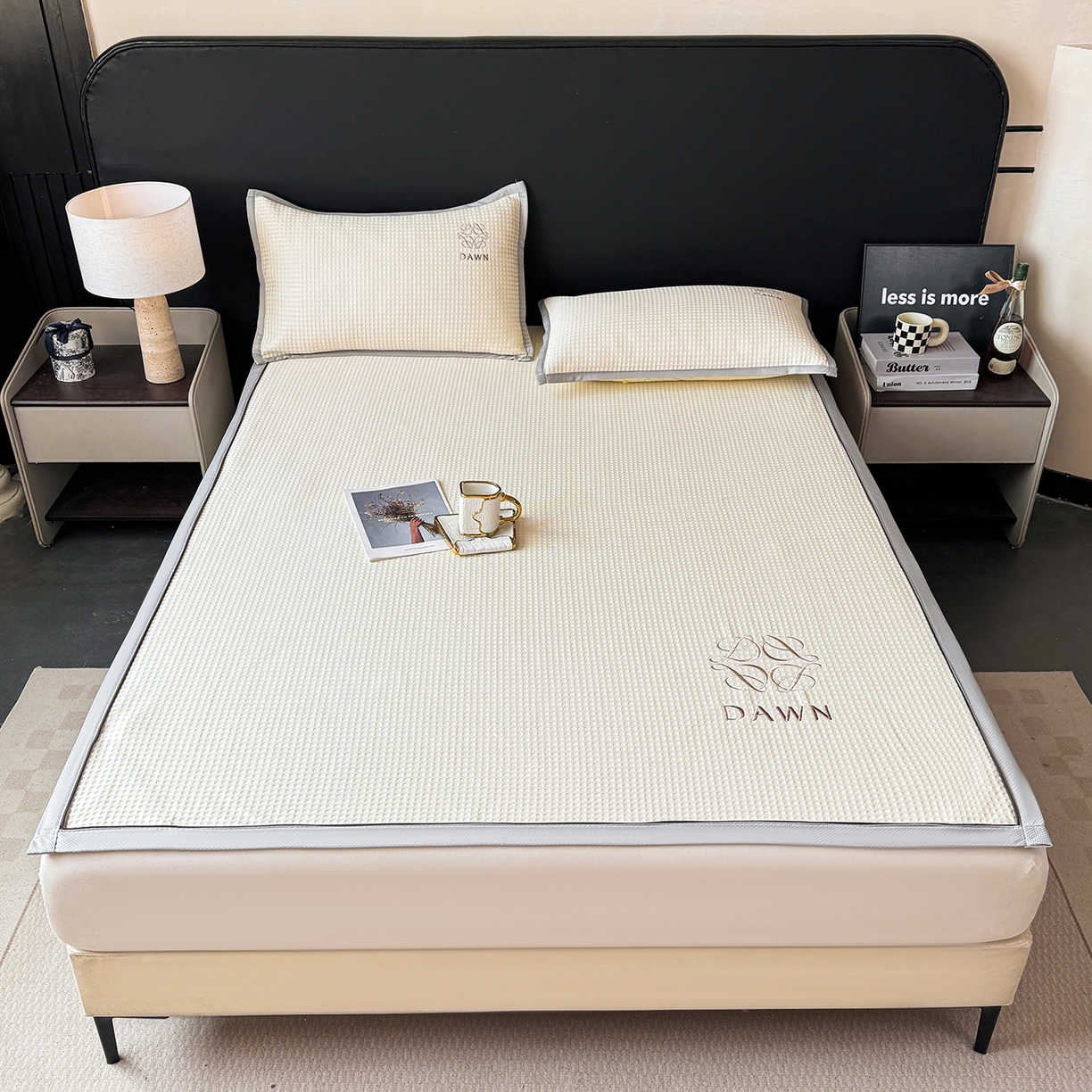 91家纺网 家纺一手货源 找家纺 眠势力 2026新款冰豆豆凉席刺绣款凉席子冰感豆豆床单软凉席三件套可机洗 雅致-米