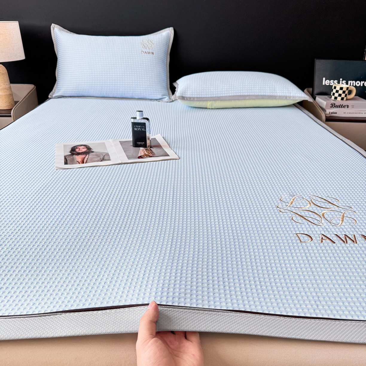 91家纺网 家纺一手货源 找家纺 眠势力 2026新款冰豆豆凉席刺绣款凉席子冰感豆豆床单软凉席三件套可机洗 雅致-兰